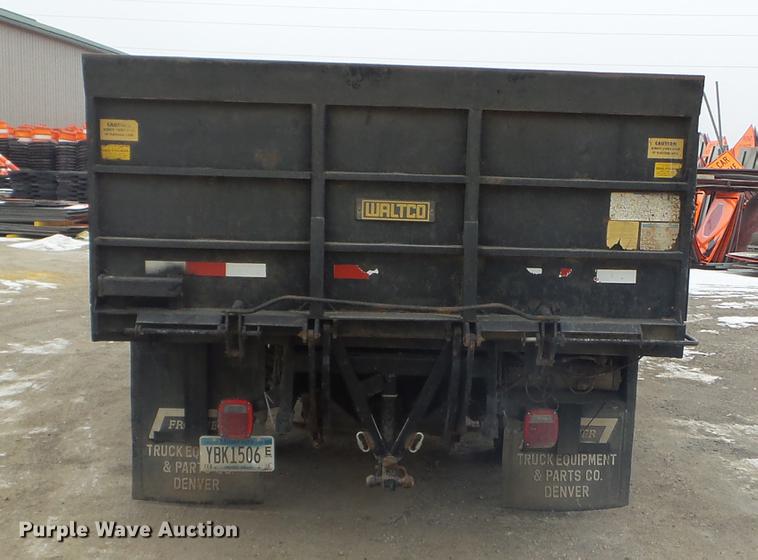 image for item DD0729 2004 Ford F350 Super Duty flatbed pickup truck