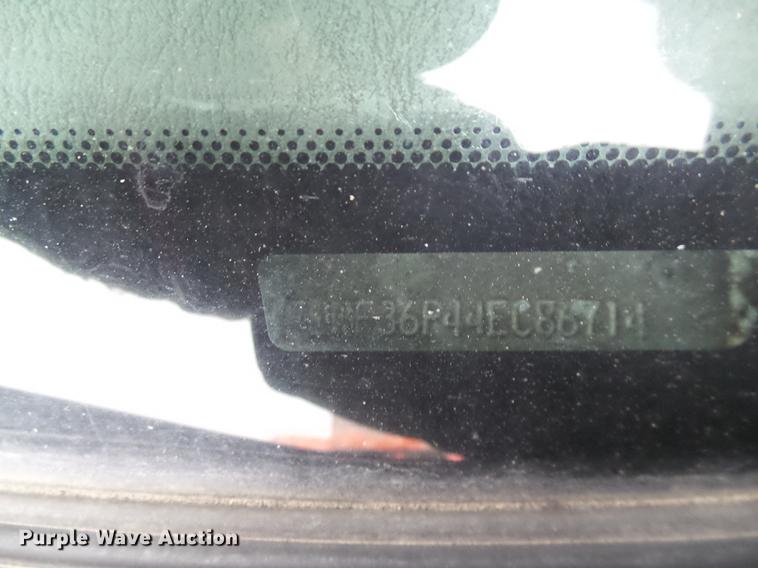 image for item DD0729 2004 Ford F350 Super Duty flatbed pickup truck