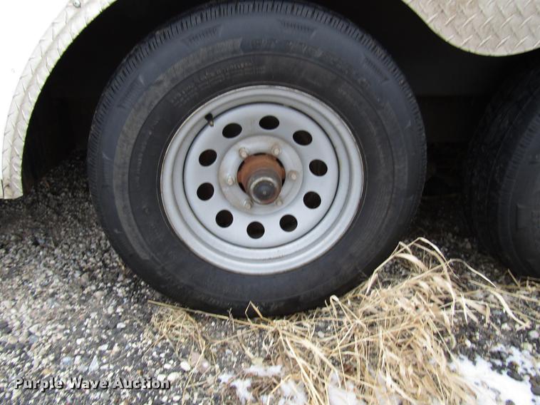 image for item DD0732 2017 Cargo Express enclosed cargo trailer