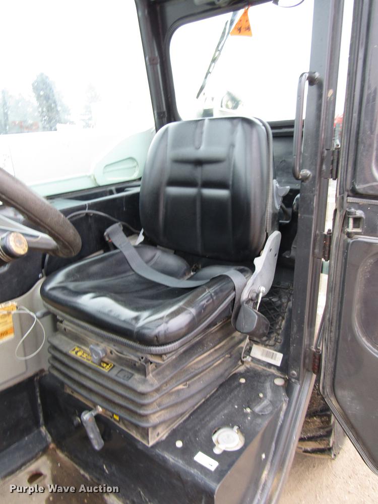 image for item DD0735 2014 Bobcat V417 telehandler