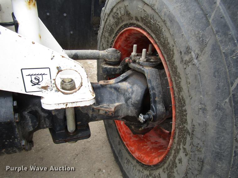 image for item DD0735 2014 Bobcat V417 telehandler