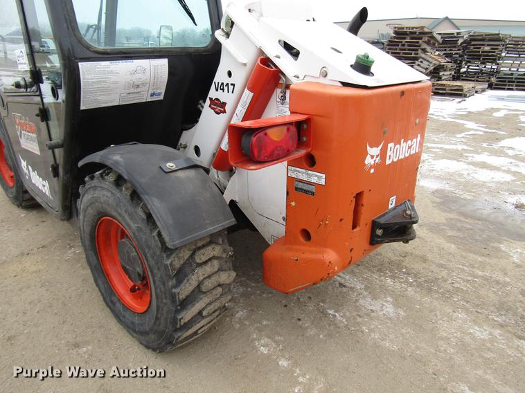 image for item DD0735 2014 Bobcat V417 telehandler
