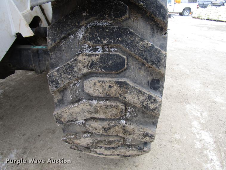 image for item DD0735 2014 Bobcat V417 telehandler