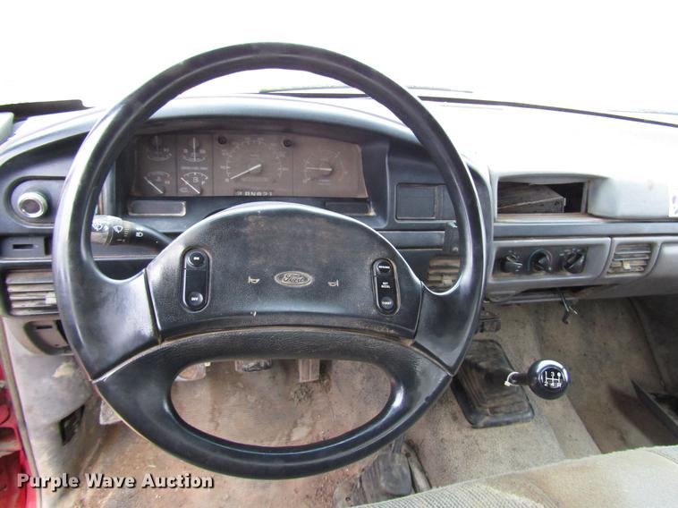 image for item DD0738 1997 Ford F350 flatbed pickup truck