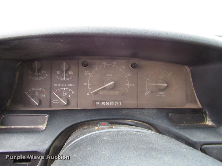 image for item DD0738 1997 Ford F350 flatbed pickup truck