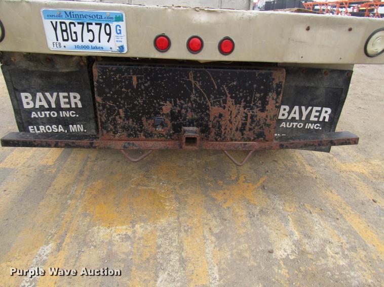 image for item DD0738 1997 Ford F350 flatbed pickup truck