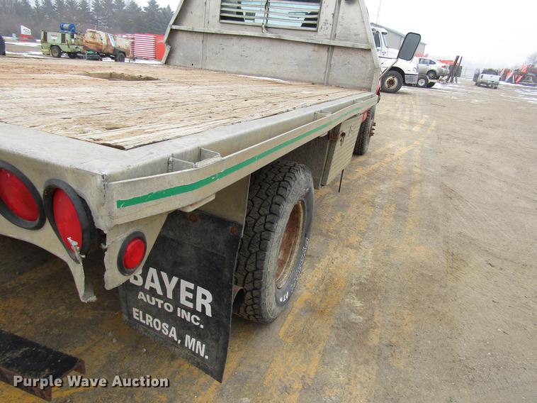 image for item DD0738 1997 Ford F350 flatbed pickup truck