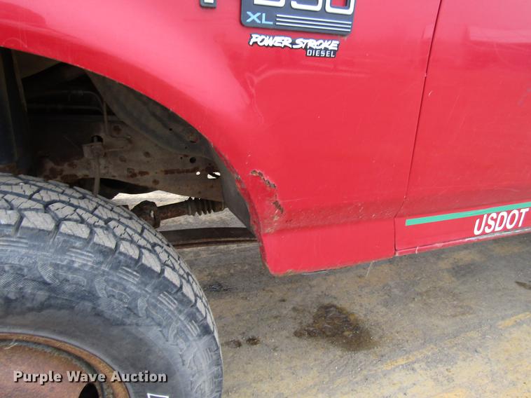 image for item DD0738 1997 Ford F350 flatbed pickup truck