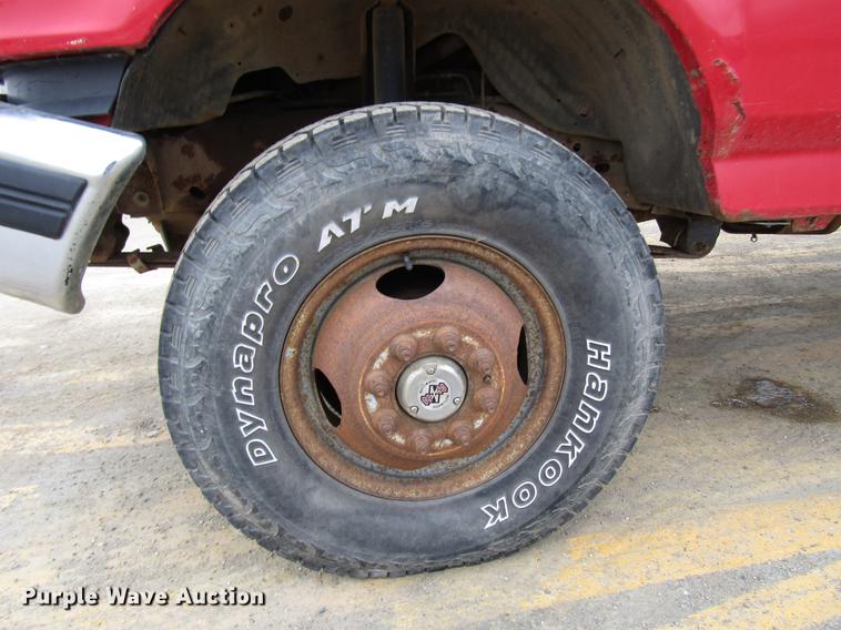 image for item DD0738 1997 Ford F350 flatbed pickup truck