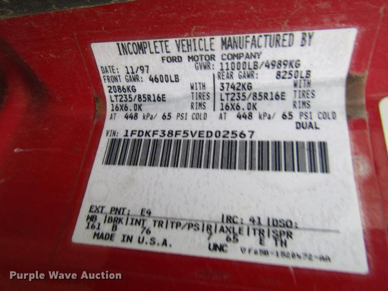 image for item DD0738 1997 Ford F350 flatbed pickup truck