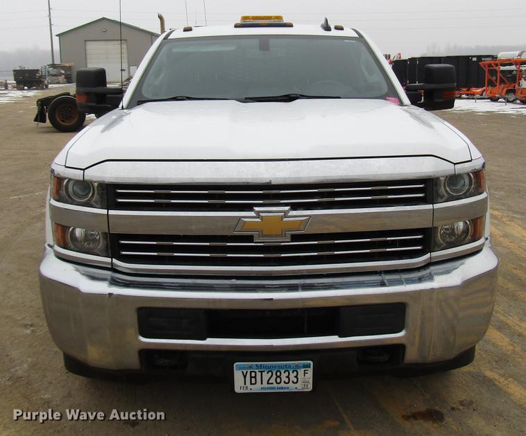 image for item DD0739 2017 Chevrolet Silverado 3500 Crew Cab flatbed pickup truck