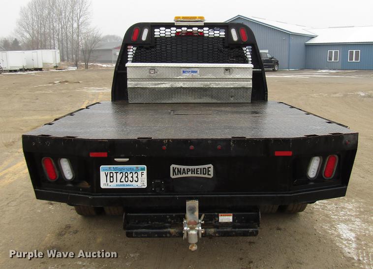 image for item DD0739 2017 Chevrolet Silverado 3500 Crew Cab flatbed pickup truck