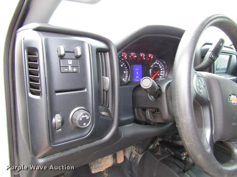 image for item DD0739 2017 Chevrolet Silverado 3500 Crew Cab flatbed pickup truck