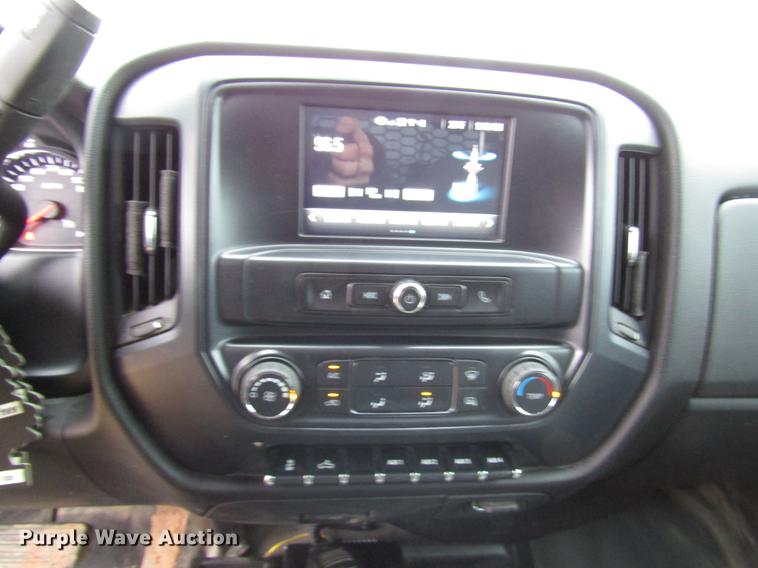 image for item DD0739 2017 Chevrolet Silverado 3500 Crew Cab flatbed pickup truck