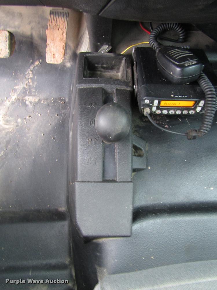 image for item DD0739 2017 Chevrolet Silverado 3500 Crew Cab flatbed pickup truck