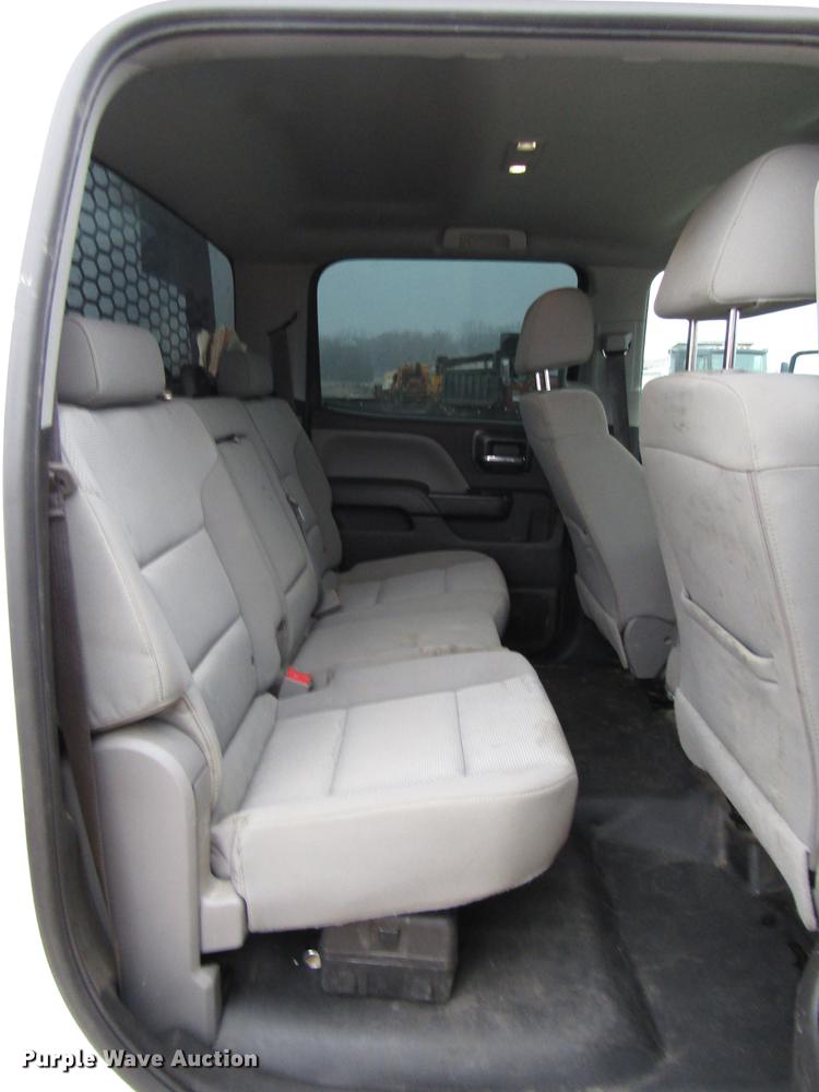 image for item DD0739 2017 Chevrolet Silverado 3500 Crew Cab flatbed pickup truck