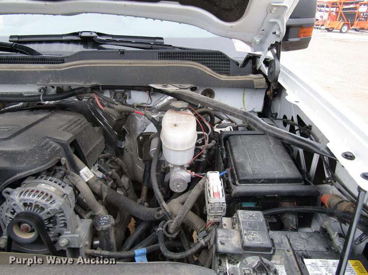 image for item DD0739 2017 Chevrolet Silverado 3500 Crew Cab flatbed pickup truck