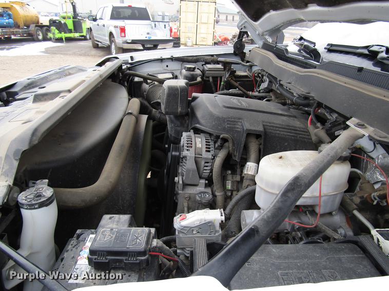 image for item DD0739 2017 Chevrolet Silverado 3500 Crew Cab flatbed pickup truck