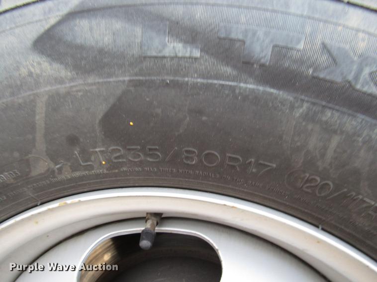 image for item DD0739 2017 Chevrolet Silverado 3500 Crew Cab flatbed pickup truck