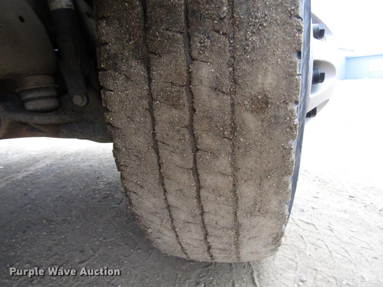 image for item DD0739 2017 Chevrolet Silverado 3500 Crew Cab flatbed pickup truck