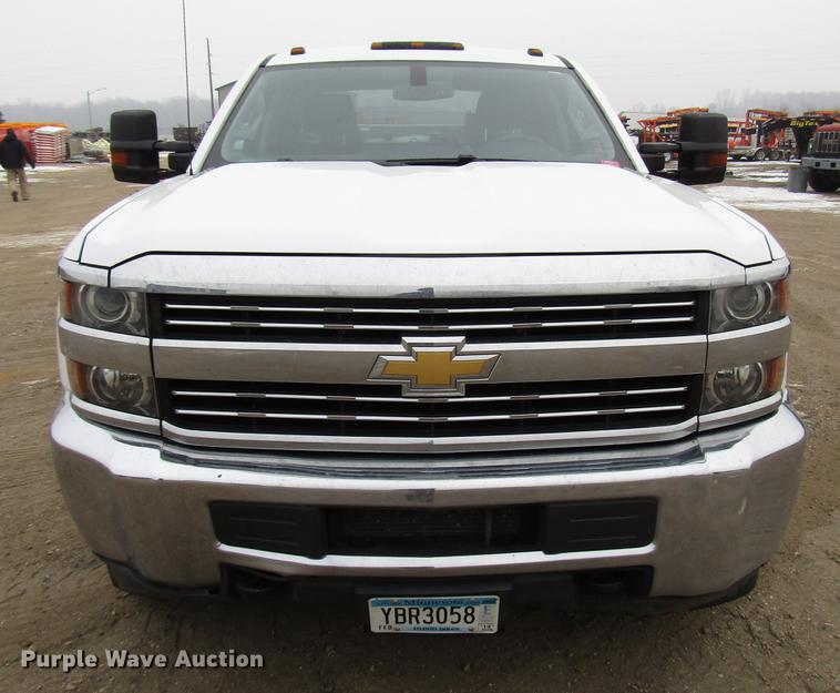 image for item DD0740 2016 Chevrolet Silverado 3500 Crew Cab pickup truck