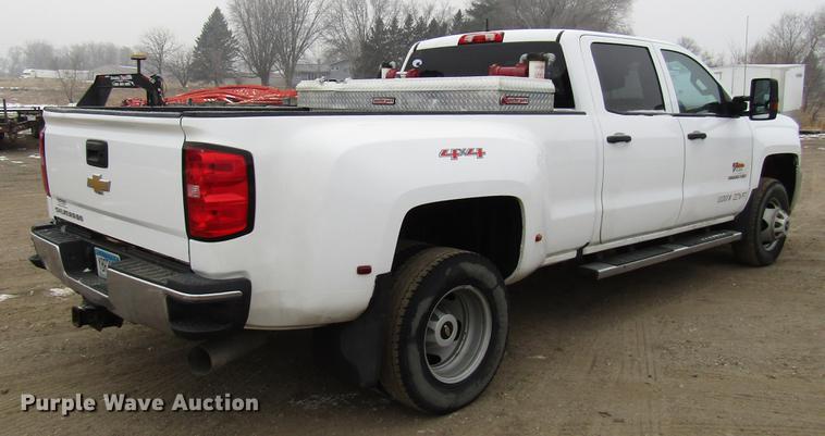 image for item DD0740 2016 Chevrolet Silverado 3500 Crew Cab pickup truck
