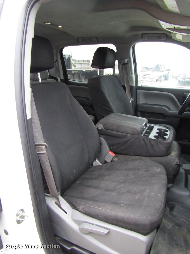 image for item DD0740 2016 Chevrolet Silverado 3500 Crew Cab pickup truck