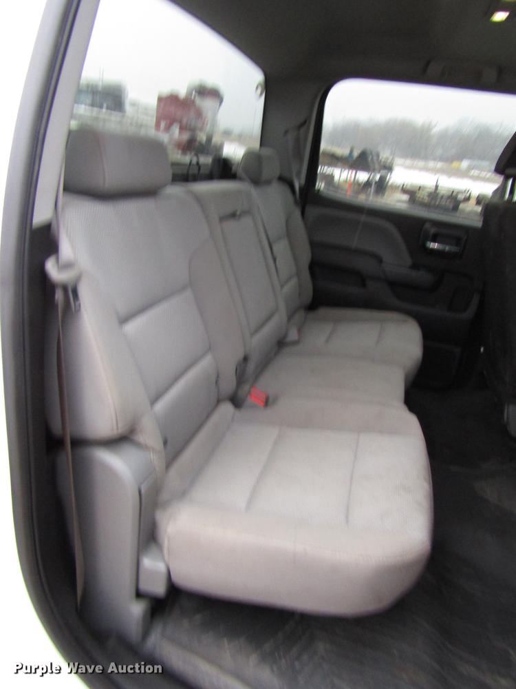 image for item DD0740 2016 Chevrolet Silverado 3500 Crew Cab pickup truck