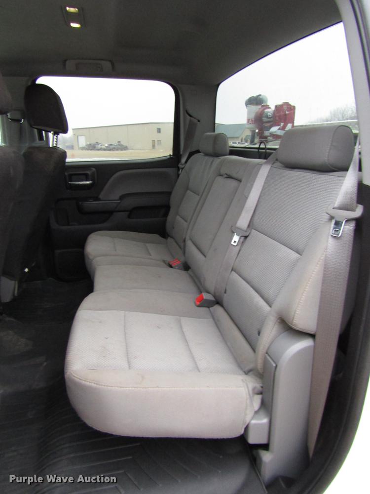 image for item DD0740 2016 Chevrolet Silverado 3500 Crew Cab pickup truck
