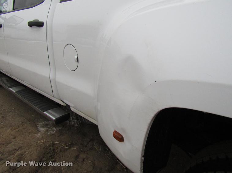 image for item DD0740 2016 Chevrolet Silverado 3500 Crew Cab pickup truck