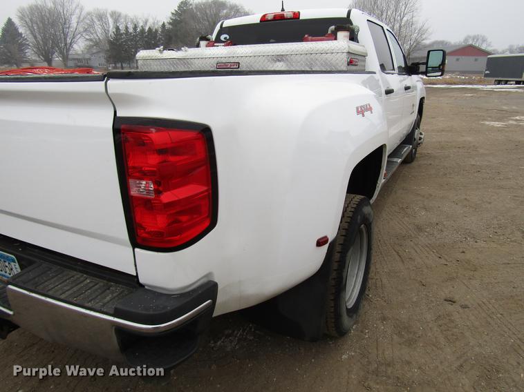 image for item DD0740 2016 Chevrolet Silverado 3500 Crew Cab pickup truck