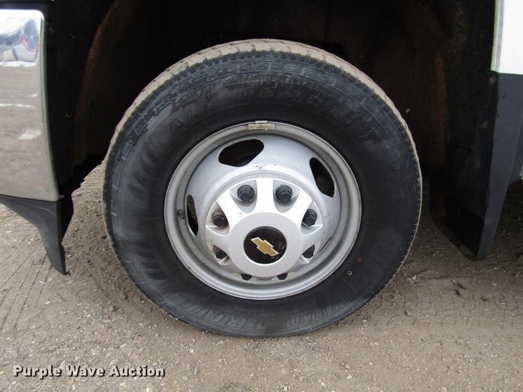 image for item DD0740 2016 Chevrolet Silverado 3500 Crew Cab pickup truck