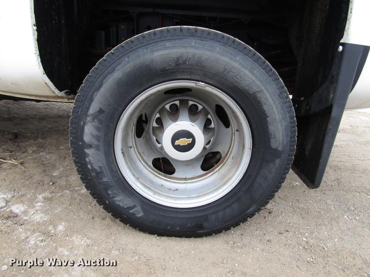 image for item DD0740 2016 Chevrolet Silverado 3500 Crew Cab pickup truck