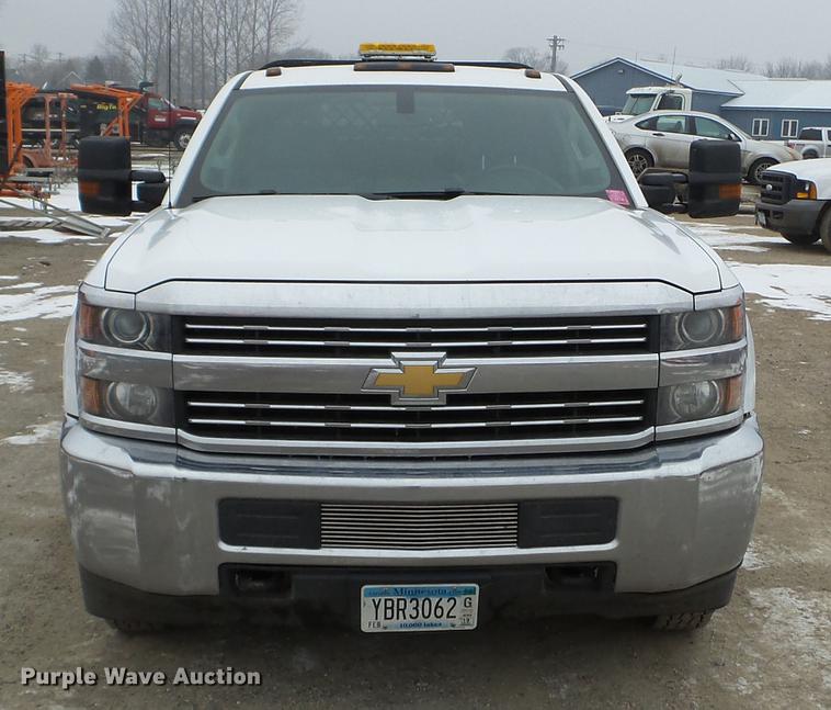 image for item DD0741 2015 Chevrolet Silverado 3500HD Crew Cab flatbed pickup truck
