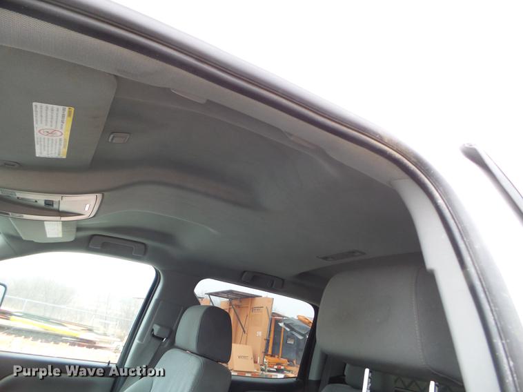 image for item DD0741 2015 Chevrolet Silverado 3500HD Crew Cab flatbed pickup truck