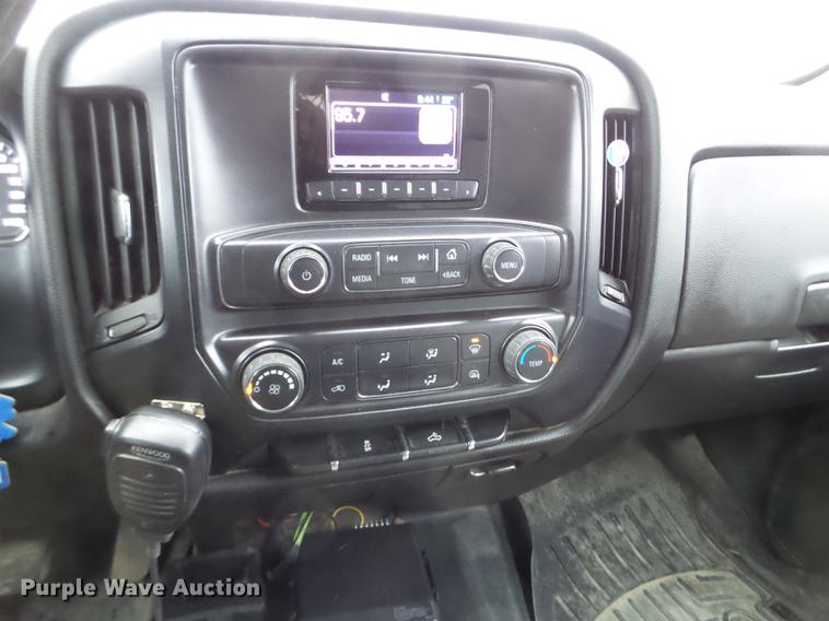 image for item DD0741 2015 Chevrolet Silverado 3500HD Crew Cab flatbed pickup truck