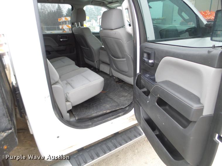 image for item DD0741 2015 Chevrolet Silverado 3500HD Crew Cab flatbed pickup truck