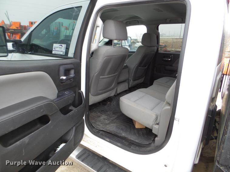 image for item DD0741 2015 Chevrolet Silverado 3500HD Crew Cab flatbed pickup truck