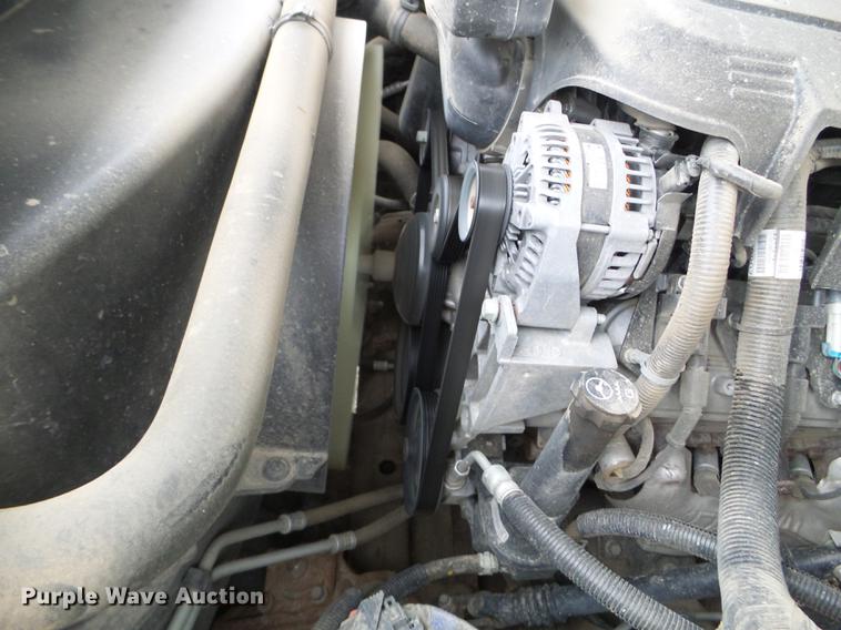 image for item DD0741 2015 Chevrolet Silverado 3500HD Crew Cab flatbed pickup truck