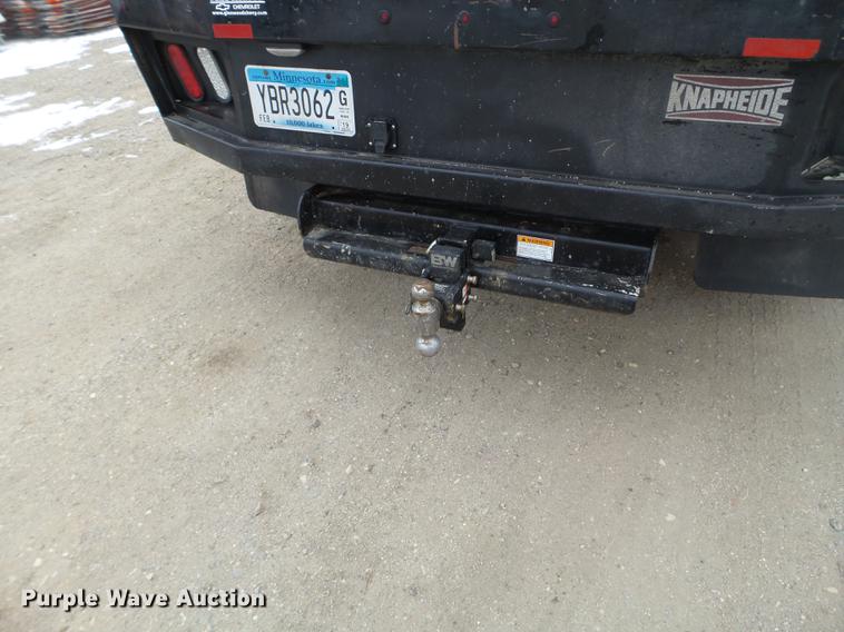 image for item DD0741 2015 Chevrolet Silverado 3500HD Crew Cab flatbed pickup truck