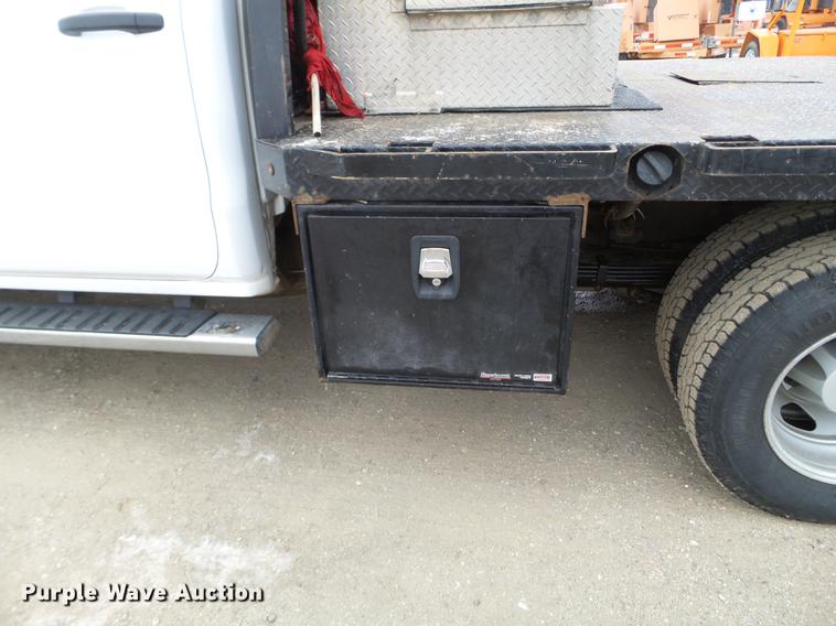image for item DD0741 2015 Chevrolet Silverado 3500HD Crew Cab flatbed pickup truck