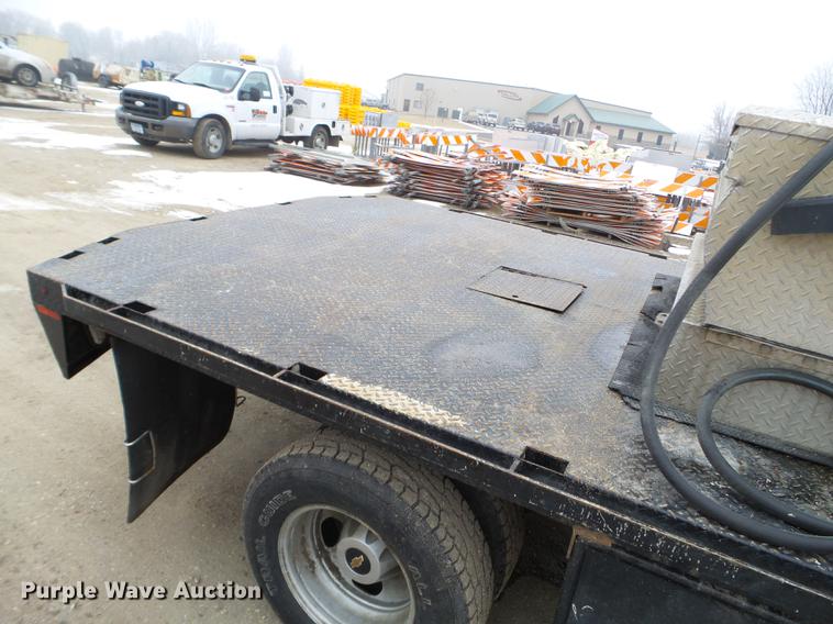 image for item DD0741 2015 Chevrolet Silverado 3500HD Crew Cab flatbed pickup truck