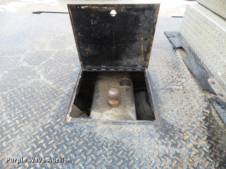 image for item DD0741 2015 Chevrolet Silverado 3500HD Crew Cab flatbed pickup truck