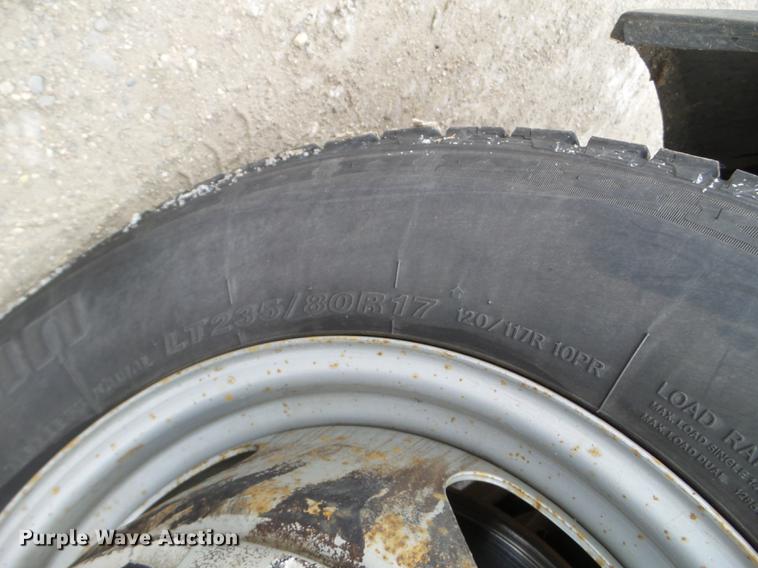 image for item DD0741 2015 Chevrolet Silverado 3500HD Crew Cab flatbed pickup truck