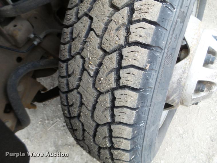 image for item DD0741 2015 Chevrolet Silverado 3500HD Crew Cab flatbed pickup truck