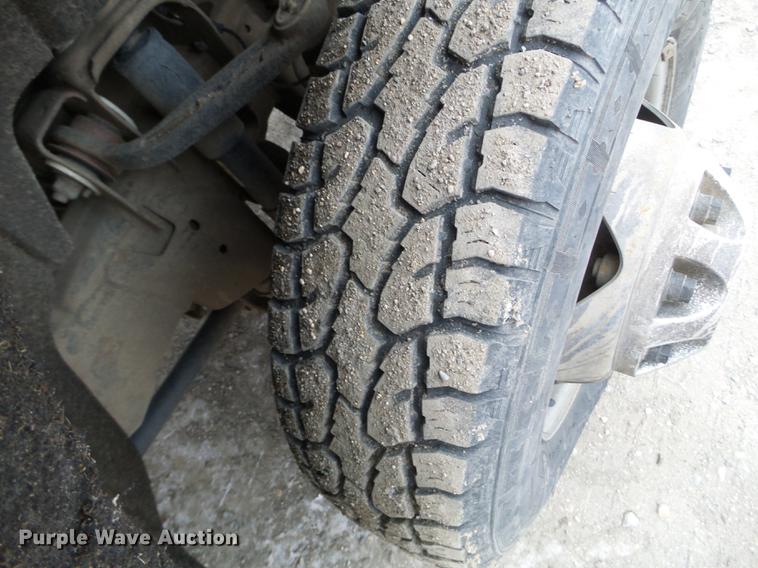 image for item DD0741 2015 Chevrolet Silverado 3500HD Crew Cab flatbed pickup truck