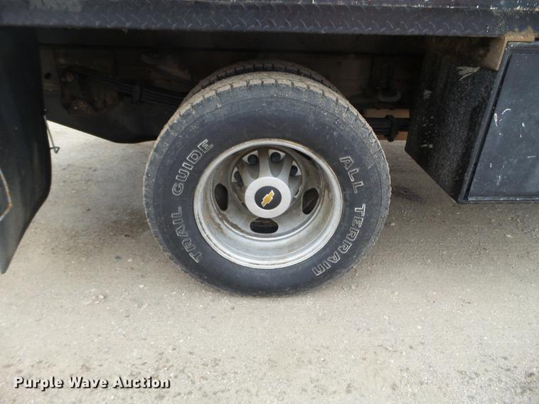 image for item DD0741 2015 Chevrolet Silverado 3500HD Crew Cab flatbed pickup truck