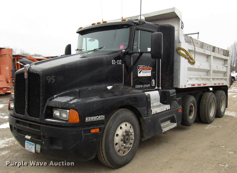 image for item DD0743 1995 Kenworth T600 dump truck