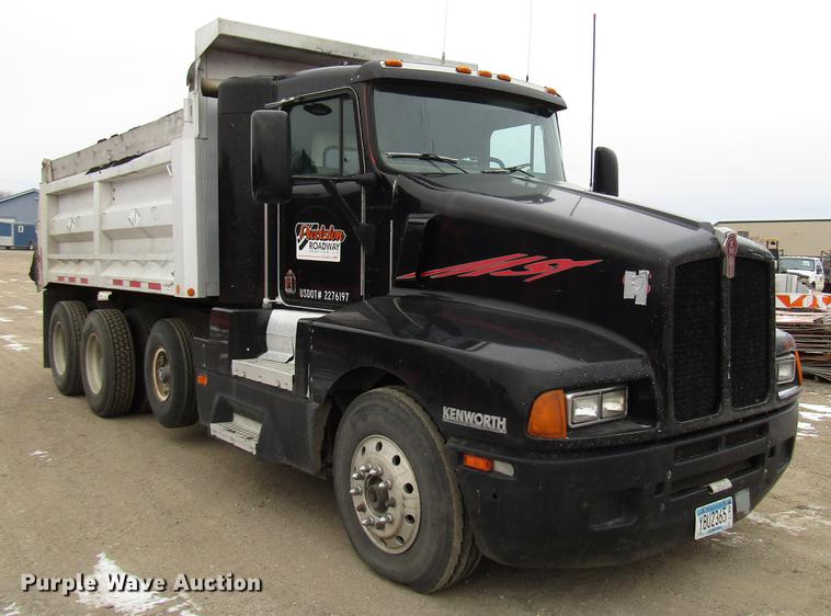 image for item DD0743 1995 Kenworth T600 dump truck