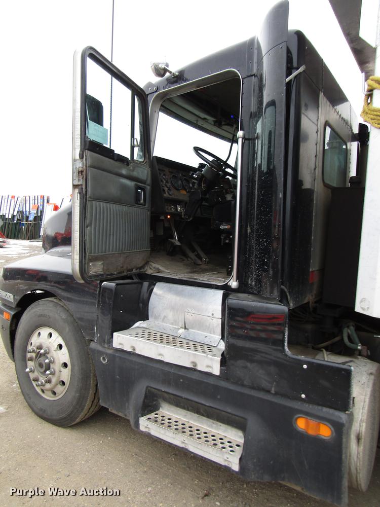 image for item DD0743 1995 Kenworth T600 dump truck